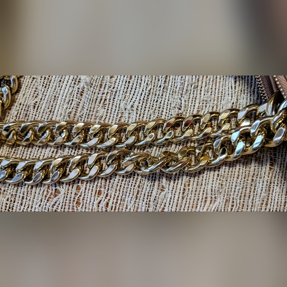 HENRI BENDEL Quilted Gold Chain Bag - Picture 5 of 8